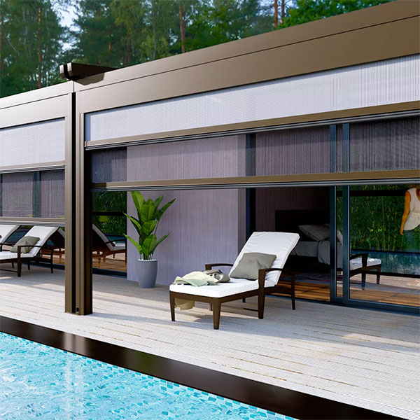 Chiusure verticali trasparenti e ombreggianti Image