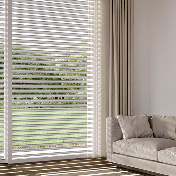 Oscuranti: avvolgibili in pvc, alluminio, acciaio e frangisole Image